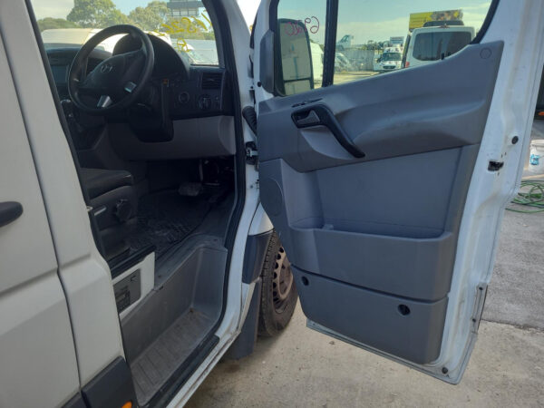 MERCEDES BENZ SPRINTER NCV3 10/2006-04/2018 MUD FLAPS RIGHT FRONT - Image 23