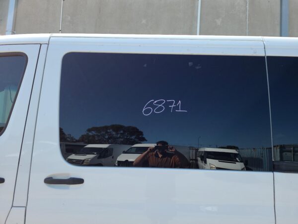 MERCEDES BENZ SPRINTER VS30 05/2018-2024 LOWER LEFT SLIDING DOOR ROLLER VAN - Image 16