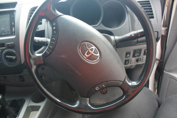 TOYOTA HILUX 10/2008-08/2015 HEATER FAN MOTOR LARGE PLUG TYPE - Image 9