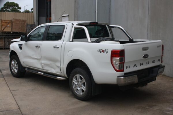 FORD RANGER PX 06/2011-04/2022 TAILGATE HANDLE CHROME W/ LOCKING TYPE - Image 3