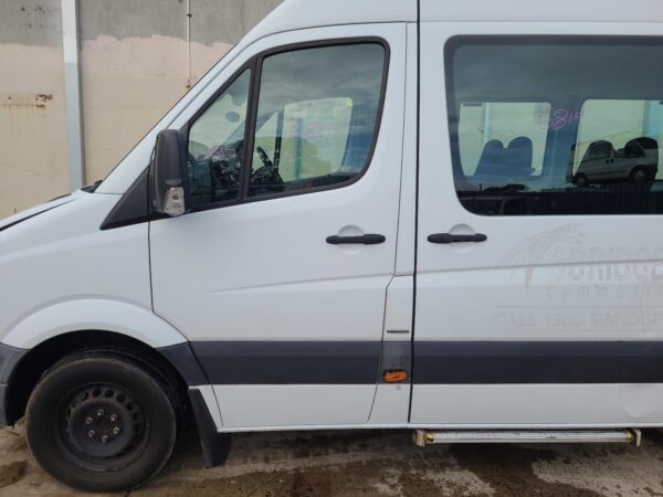 MERCEDES BENZ SPRINTER 10/2006-04/2018 LEFT BODY MOULD IN FRONT OF REAR WHEEL - Image 12