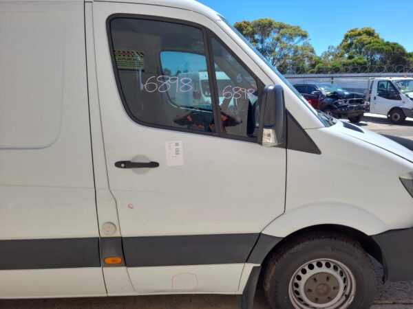 MERCEDES BENZ SPRINTER NCV3 10/2006-04/2018 RIGHT FRONT HUB ASSEMBLY - Image 14