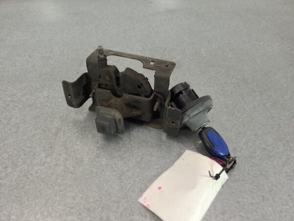 FORD TRANSIT VM 07/2006-02/2014 BONNET LOCK AND FUEL CAP WITH KEY - Image 2