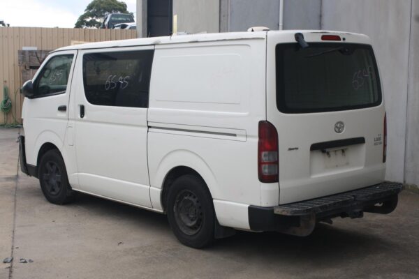 TOYOTA HIACE TRH/KDH 03/2005-04/2019 COURTESY LIGHT FRONT - Image 2