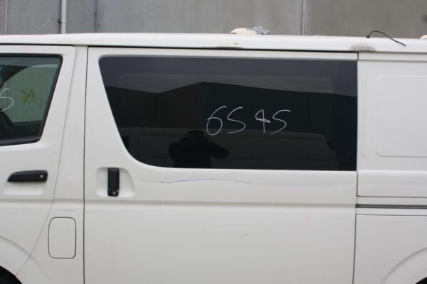 TOYOTA HIACE TRH/KDH 03/2005-04/2019 COURTESY LIGHT FRONT - Image 7