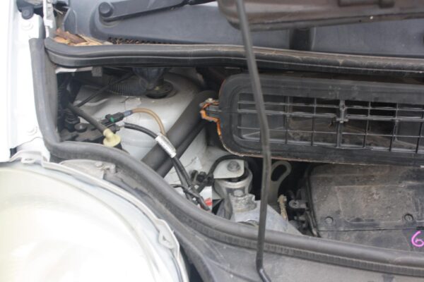 RENAULT TRAFIC X83 04/2004-04/2007 WASHER BOTTLE - Image 11