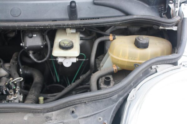 RENAULT TRAFIC X83 04/2004-04/2007 WASHER BOTTLE - Image 10