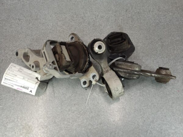 RENAULT TRAFIC X82 01/2015-2024 MOUNT FULL SET - Image 2