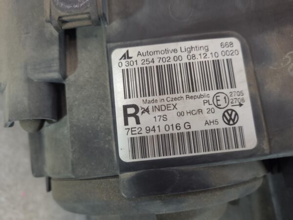 VOLKSWAGEN TRANSPORTER T5 10/2010-06/2015 RIGHT HEADLAMP - Image 8