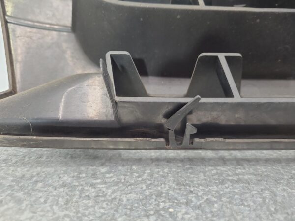 VOLKSWAGEN TRANSPORTER T5 09/2009-06/2015 RADIATOR GRILLE BLACK - Image 8