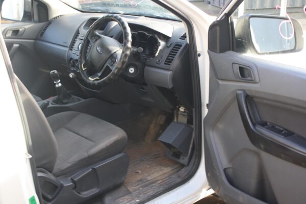 FORD RANGER PX SERIES 1-3 06/2011-04/2022 RADIATOR MANUAL T/M 2.2L DIESEL - Image 9