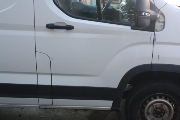 LDV DELIVER 9 07/2020-2024 RIGHT REAR PANEL MOULD IN FRONT REAR WHEEL - Image 13