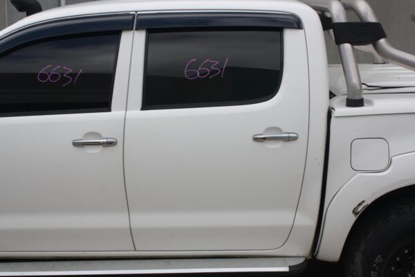 TOYOTA HILUX 02/2005-08/2015 WASHER BOTTLE - Image 8