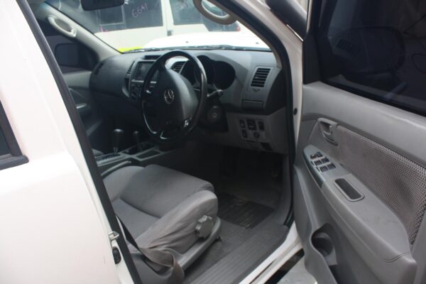 TOYOTA HILUX 02/2005-08/2015 WASHER BOTTLE - Image 9