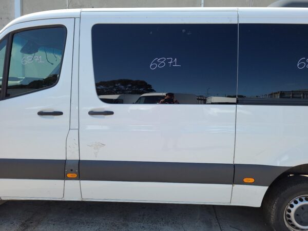 MERCEDES BENZ SPRINTER VS30 05/2018-2024 LOWER LEFT SLIDING DOOR ROLLER VAN - Image 14