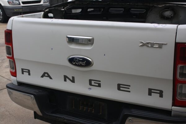 FORD RANGER PX 06/2011-04/2022 TAILGATE HANDLE CHROME W/ LOCKING TYPE - Image 7