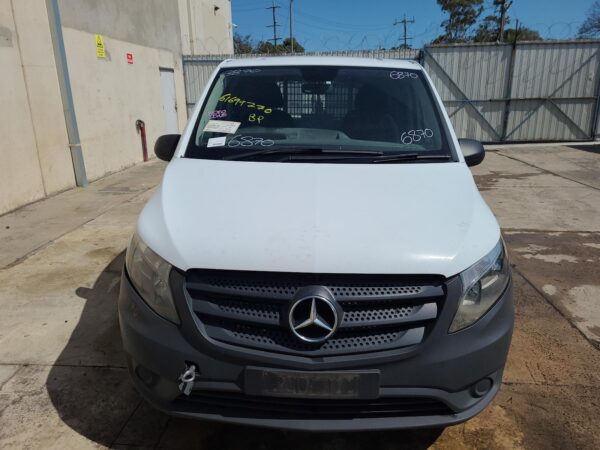 MERCEDES BENZ VITO 447 03/2015-2024 COURTESY LIGHT FRONT W/ SUNGLASS HOLDER TYPE - Image 12