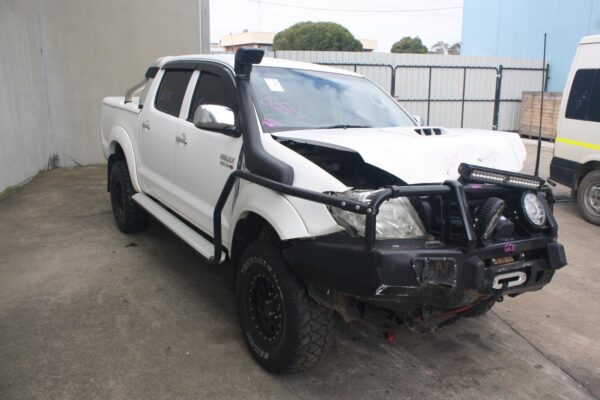 TOYOTA HILUX 02/2005-08/2015 WASHER BOTTLE - Image 5