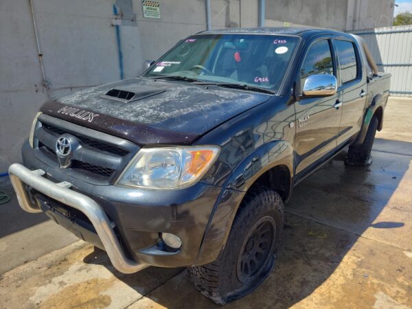 TOYOTA HILUX 2005-2011 TRIM PANEL KICK PANEL RH SIDE, LIGHT GREY, 02/05-06/11 - Image 17