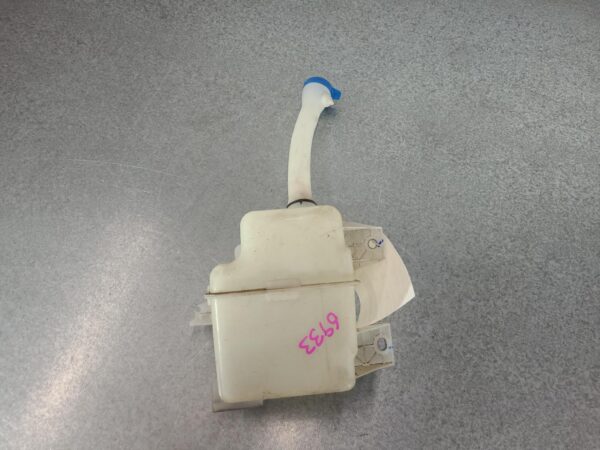 LDV DELIVER 9 2020-2024 WASHER BOTTLE 07/20- - Image 4