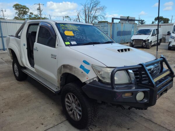 TOYOTA HILUX 2011-2015 CONSOLE AUTO T/M TYPE, 4WD, DARK GREY, 07/11-08/15 - Image 11