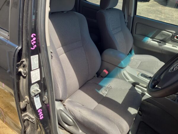 TOYOTA HILUX HANDBRAKE LEVER LIGHT GREY, FLOOR MOUNTED, 02/05-06/11 05 06 07 08 - Image 9