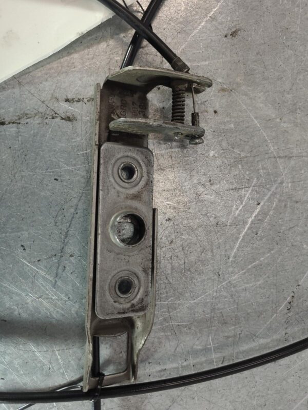 MERCEDES SPRINTER 2006-2018 BONNET RELEASE VAN 10/06-04/18 - Image 4