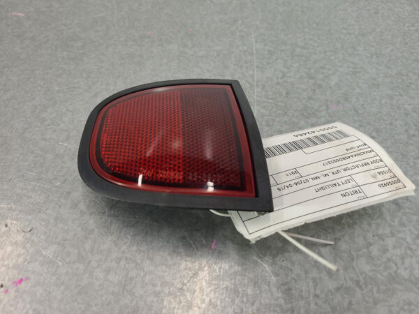MITSUBISHI TRITON 2006-2015 LEFT TAILLIGHT BODY REFLECTOR, UTE, ML-MN, 07/06-04/ - Image 4