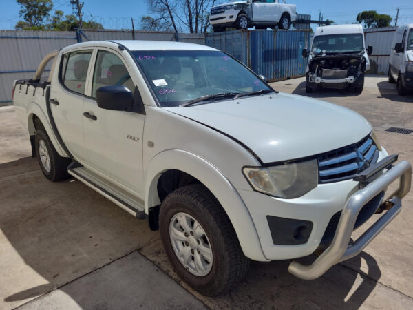 MITSUBISHI TRITON 2006-2015 LEFT TAILLIGHT BODY REFLECTOR, UTE, ML-MN, 07/06-04/ - Image 13