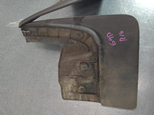 RENAULT TRAFIC 2015-2024 MUD FLAPS LH REAR, X82, 01/15- - Image 2