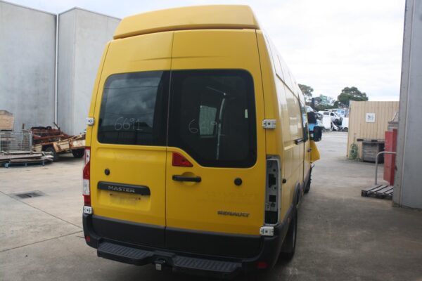 RENAULT MASTER 2011-2024 DOOR HINGE/RUNNER UPPER, RH SLIDING DOOR, X62, 09/11- - Image 64