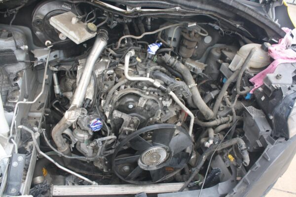 RENAULT MASTER 2011-2024 DOOR HINGE/RUNNER UPPER, RH SLIDING DOOR, X62, 09/11- - Image 91