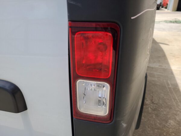 RENAULT TRAFIC BODY SEAL RUBBER RH FRONT RUBBER SEAL, X82, 01/15- 15 16 17 18 19 - Image 29