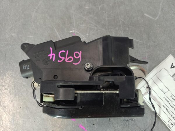MERCEDES VITO 2004-2015 LOCK MECHANISM LEFT REAR DOOR LOCK, 639, 04/04-02/15 - Image 2