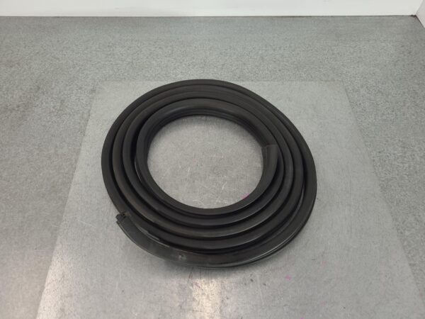 RENAULT MASTER BODY SEAL RUBBER RH FRONT RUBBER SEAL, X62, 09/11- 11 12 13 14 15 - Image 2