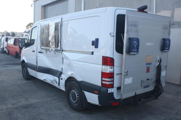 MERCEDES SPRINTER 2006-2018 RIGHT FRONT LOWER CONTROL ARM SINGLE WHEEL TYPE, NCV - Image 6