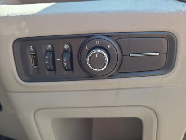 LDV DELIVER 9 2020-2024 BODY/DOOR MOULD RIGHT REAR PANEL MOULD (IN FRONT REAR WH - Image 9