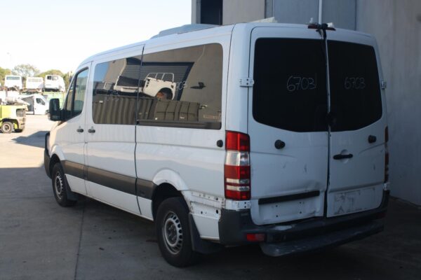 MERCEDES SPRINTER 2006-2018 HIGH LEVEL STOPLIGHT VAN 10/06-04/18 - Image 5