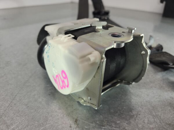 RENAULT TRAFIC 2015-2024 SEAT BELT LH FRONT, SEAT BELT ONLY, X82, 01/15- - Image 2