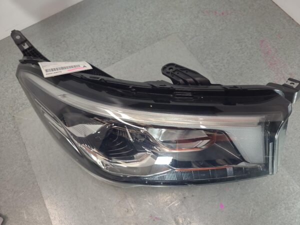 LDV DELIVER 9 2020-2024 RIGHT HEADLAMP HALOGEN TYPE, 07/20- - Image 4