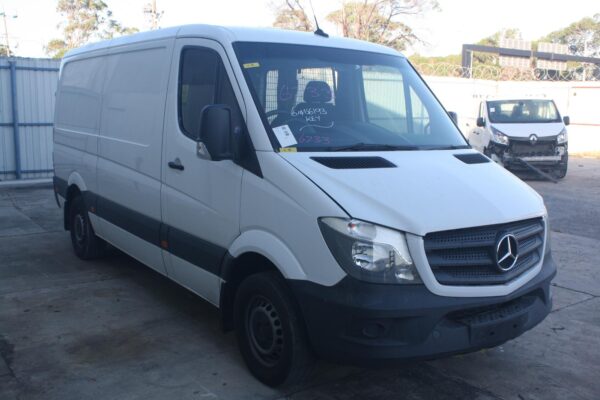 MERCEDES SPRINTER 2006-2018 RIGHT FRONT LOWER CONTROL ARM SINGLE WHEEL TYPE, NCV - Image 5