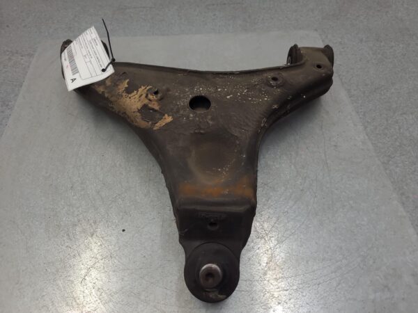 MERCEDES SPRINTER 2006-2018 RIGHT FRONT LOWER CONTROL ARM SINGLE WHEEL TYPE, NCV - Image 2