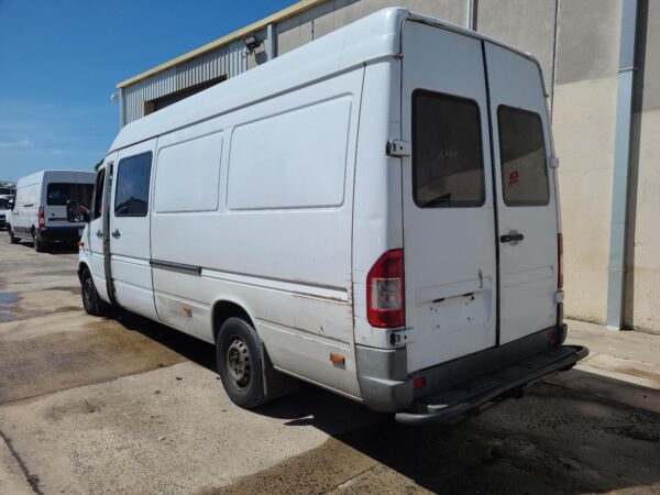 MERCEDES SPRINTER 2000-2006 REAR BUMPER VAN, 05/00-10/06 - Image 8