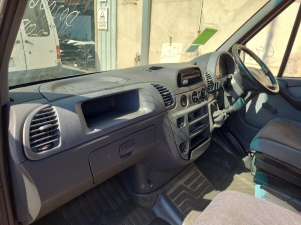 MERCEDES SPRINTER 2000-2006 LEFT FRONT DOOR VAN, 05/00-10/06 - Image 10