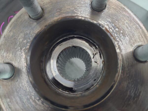 NISSAN NAVARA 2018-2024 LEFT FRONT HUB ASSEMBLY NP300, LATE TYPE, 4WD, 02/18- - Image 2