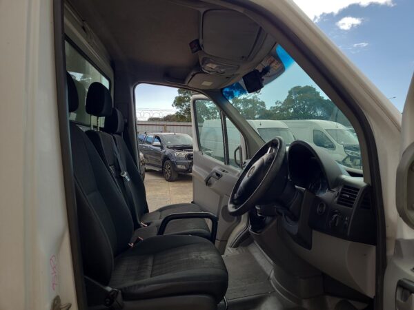 MERCEDES SPRINTER 2006-2018 CALIPER RH FRONT, NCV3, DUAL WHEEL, 10/06-04/18 - Image 44