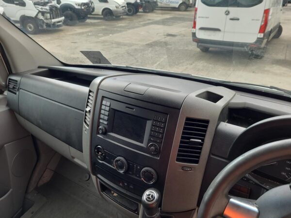 MERCEDES SPRINTER 2006-2018 CALIPER RH FRONT, NCV3, DUAL WHEEL, 10/06-04/18 - Image 39