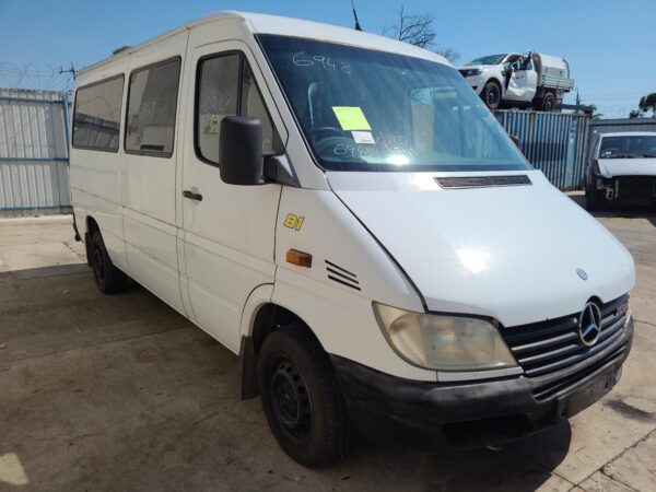 MERCEDES SPRINTER 2000-2006 LEFT FRONT DOOR VAN, 05/00-10/06 - Image 24