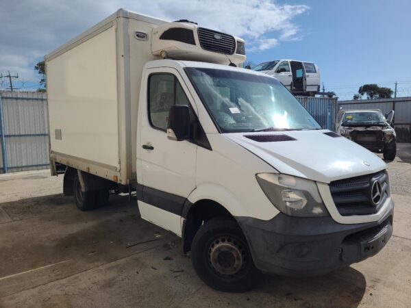 MERCEDES SPRINTER 2006-2018 CALIPER RH FRONT, NCV3, DUAL WHEEL, 10/06-04/18 - Image 29