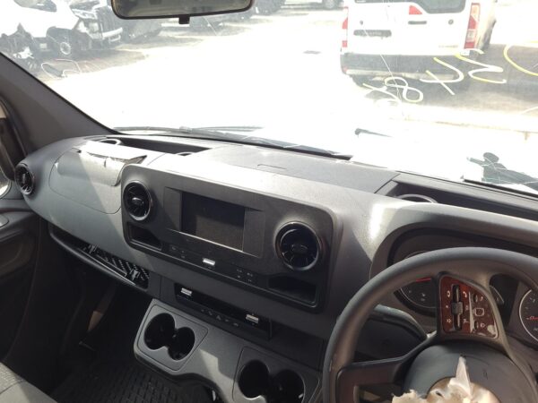 MERCEDES SPRINTER 2018-2024 BOOTLID/TAILGATE VS30, BARN DOOR (RH SIDE), LOW ROOF - Image 40